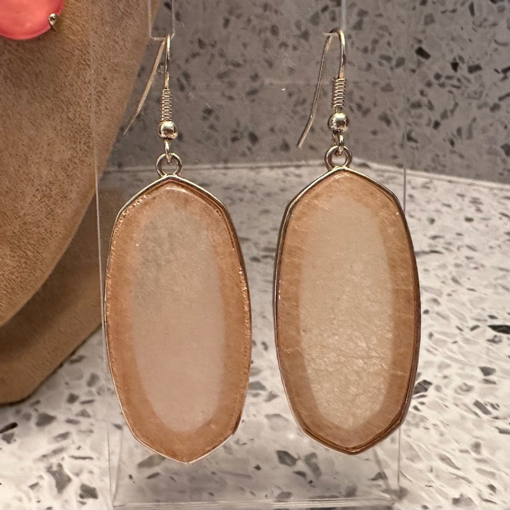 White Roses Statement Necklace Set - image 7